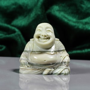 Buddha-Statue Glücklich lachend Natürlicher Serpentin Glückssymbol 357 Ct