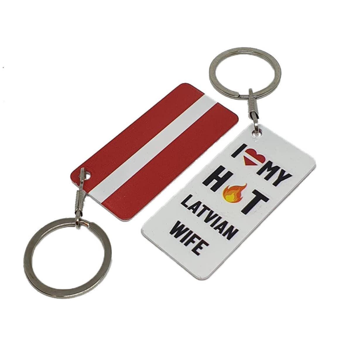 Shop elegant key holders & address tags at Svenskt Tenn
