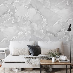 Carta da parati Fluid Art grigio chiaro, inchiostro alcolico. Tonalità di semi di cotone, grigio brillante, polvere di stelle, granito e argento.