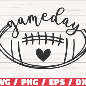 Może przedstawiać: Czarno-biała ilustracja piłki nożnej z napisem "gameday" nad nią. Serce znajduje się w środku piłki.