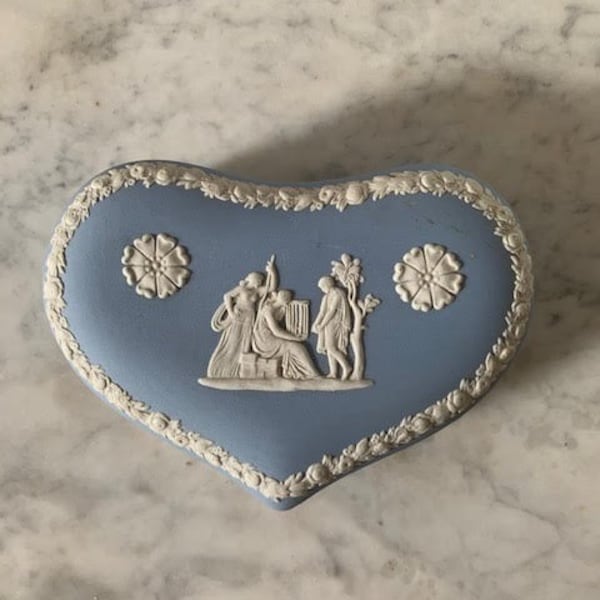 Blue Aurora Wedgwood Vintage Heart Box