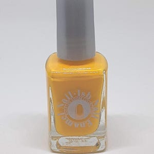 Nail·Ish Nail Enamel Extraordinary – Yellow Polish | Long Wear | Vegan | Glossy Finish | Bright Nail Color