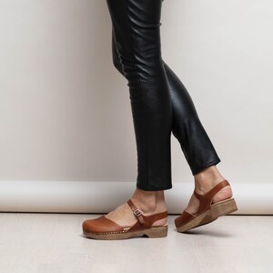 Diana Brown - Soft Clogs