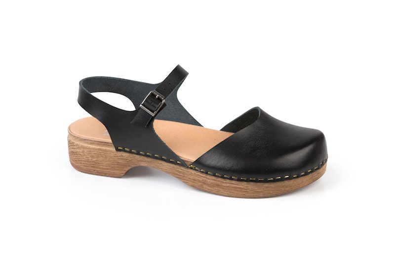 casual slingback clog