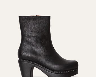 Botines de piel negra con tacón tipo zueco / Hechos a mano en Portugal