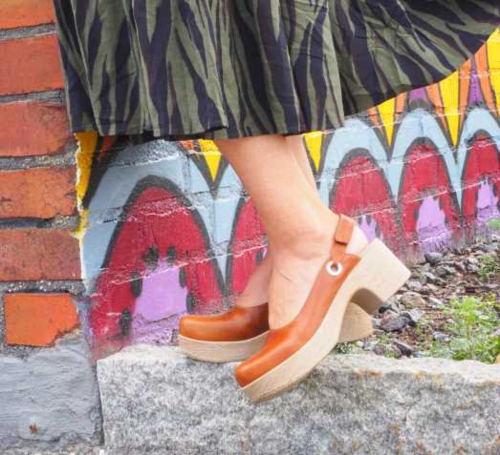 slingback low heel clogs
