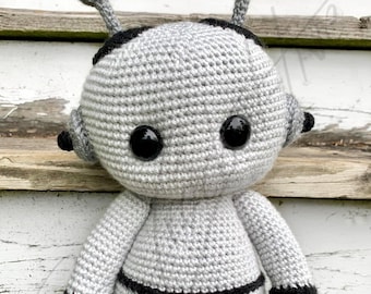 Renchie Ram the Robot (Crochet PATTERN PDF ONLY)