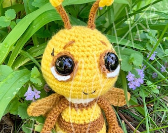 BeeAnka Honey the Queen Bee (Crochet PATTERN PDF ONLY)