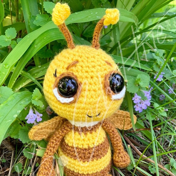BeeAnka Honey the Queen Bee (Crochet PATTERN PDF ONLY)