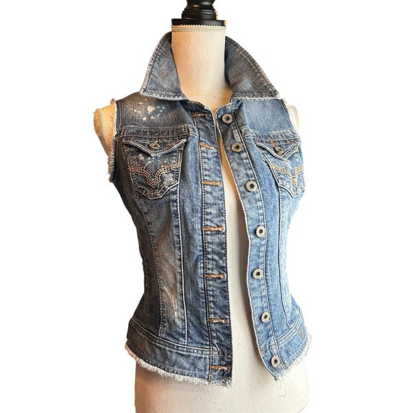 VTG Guess Los Angeles Denim Vest Junior Size S/P Distressed Wings Sun Embroidery