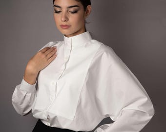 Women&#39;s shirt with kimono sleeves