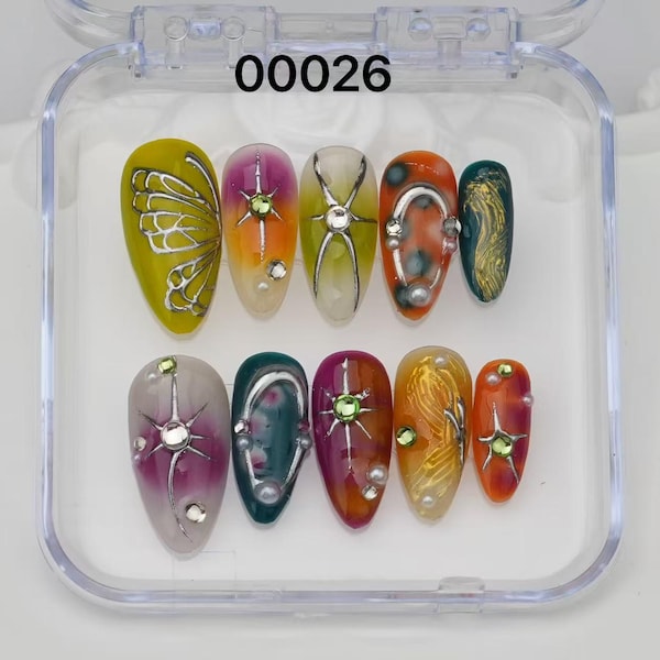 Unhas postiças personalizadas feitas à mão: formato amendoado longo, ideais para festas e casamentos.