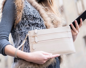 Minimalistische Leder Clutch // Leder Wrist Wallet // RFID Kreditkartenetui // Leder Wristlet // Wristlet Wallet // Personalisiertes Leder