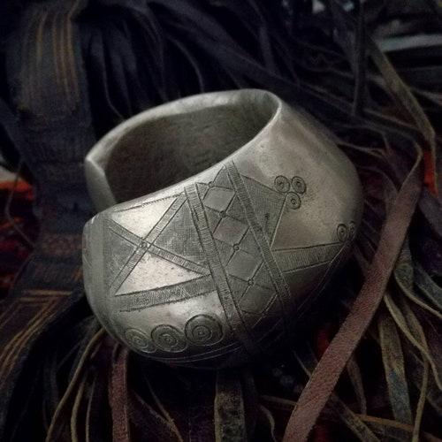 IMPRESSIVE FULANI/ TUAREG ankle cuff bracelet / bangle, also currency bangle, heavy huge protective amulet cuff, collectible sculpture shops heavy