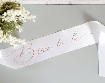 Bride to be Sash ~ Bridal Shower Sash ~ Hen Weekend Sash ~ Bride Sash ~ Rose Gold Hen Party Sash ~ Bachelorette Party Sash ~ Hen Night Accessoires