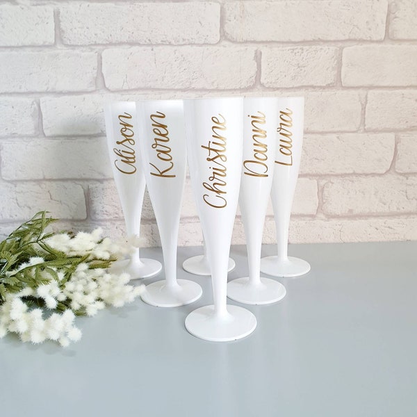 White Champagne Flutes~Personalised Prosecco Glasses~Bridal Party Gifts~Bridesmaid Gift~Maid of Honour Gift~Hen Party Favours~Celebration