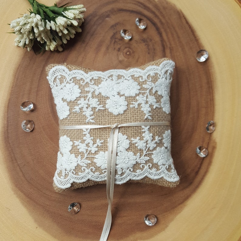 Vintage Ring Pillow~Lace Wedding Ring Cushion~Ring Bearer Cushion~Wedding Ring Holder~Vintage Wedding Decor~Rustic Wedding~Burlap Pillow