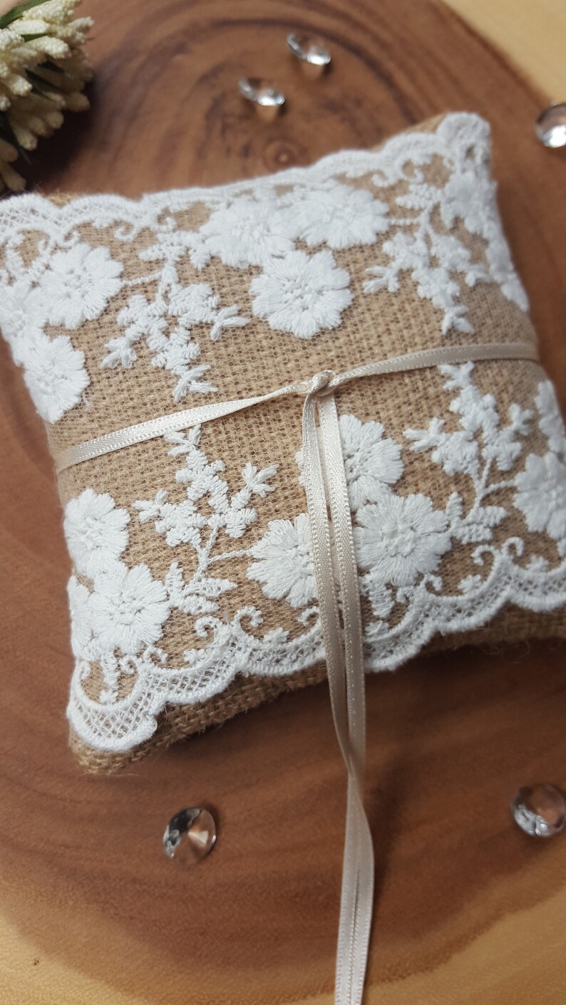 Vintage Ring Pillow~Lace Wedding Ring Cushion~Ring Bearer Cushion~Wedding Ring Holder~Vintage Wedding Decor~Rustic Wedding~Burlap Pillow