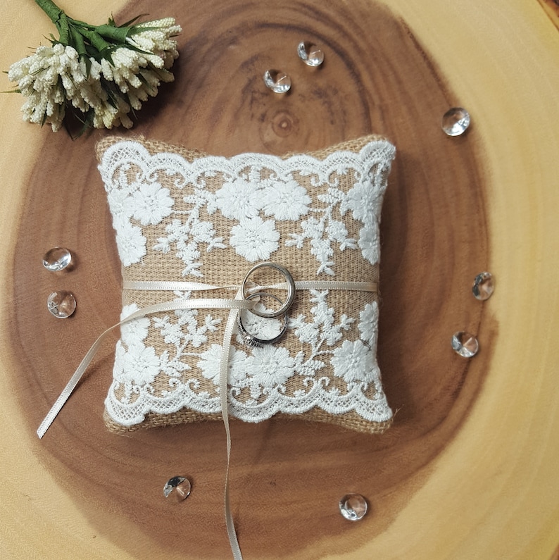 Vintage Ring Pillow~Lace Wedding Ring Cushion~Ring Bearer Cushion~Wedding Ring Holder~Vintage Wedding Decor~Rustic Wedding~Burlap Pillow