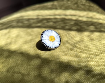 Broche de margarita prensada: broche floral de acero inoxidable, joyería para amantes de las margaritas.