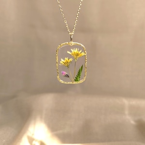 Pressed Dandelion Necklace, Yellow Flower Pendant, Botanical Jewelry, Dandelion Gift for Flower Lover, Floral Gifts, Christmas Gift