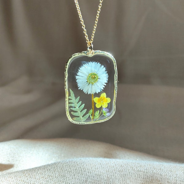 Pressed Daisy Fern Necklace, Dried Daisy Flower Pendant, Real Daisy Jewelry, Daisy Gifts For Women, Flower Gifts, Birthday Gift for Her