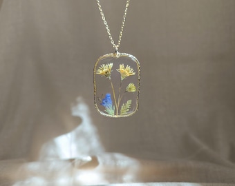 Collar de diente de león prensado: colgante botánico rectangular de resina dorada, joyería para amantes del diente de león.