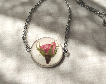 Pulsera de rosa rosa prensada: joyería de resina con flores naturales, regalo para amantes de las rosas, accesorio floral.