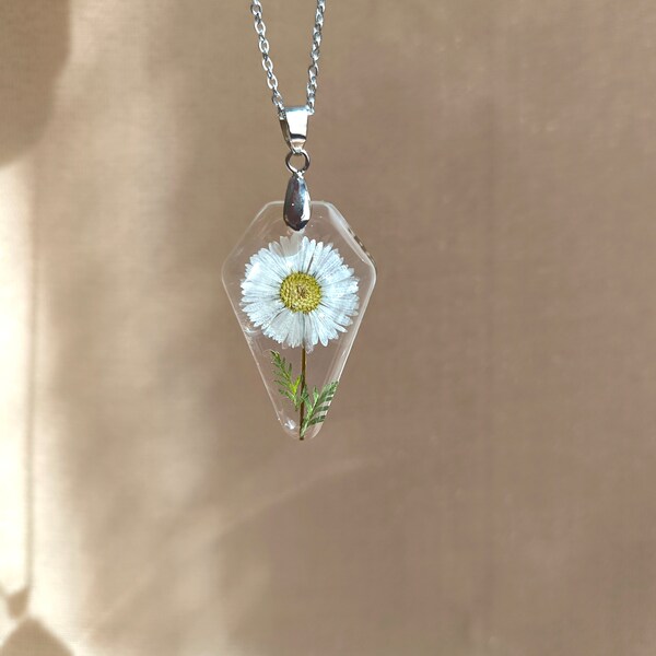 Real Daisy Flower Pendant, Preserved Daisy Necklace, Pressed Flower Jewelry, Flower Gifts, Nature Gifts, Anniversary Gifts Women