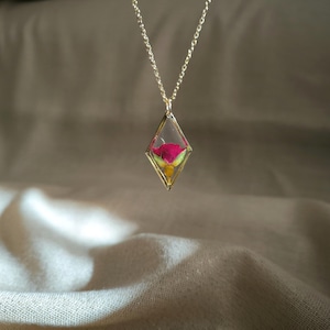 Real Dried Rose Necklace, Pressed Rose Pendant, Floral Gift for Her, Rose Gift For Women, Birthday Gift for Her, Romantic Gifts