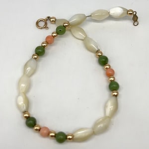 Vintage 14K Yellow Gold Mother of Pearl, Nephrite Jade and Angel Skin Coral Beaded Bracelet