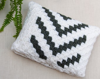 Muddy Pines C2C Removable Pillow Cover Crochet Pattern
