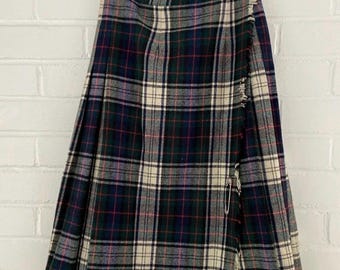 Vintage Tartan Plaid Wool Skirt with Kilt Pin (Women’s 7-8)