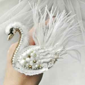 Beaded Swan Princess Brooch, White bird wedding jewelry, beaded bridal accessories