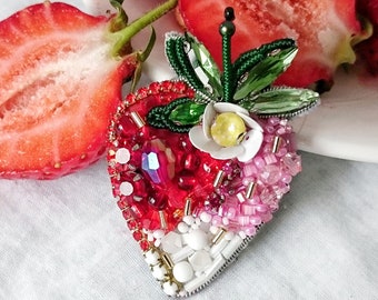 Beaded Red Strawberry Brooch, Fruit Korean jewelry, Summer bead brooch