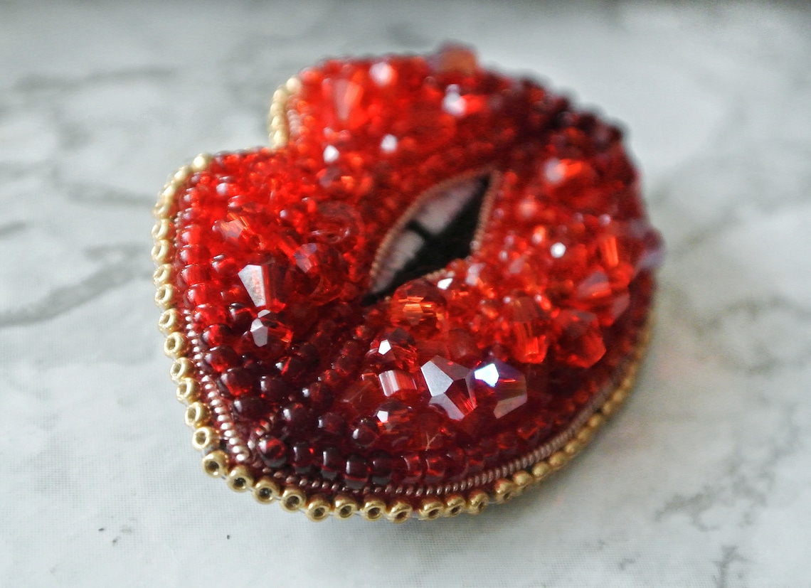 DIY Beaded Red Lips Brooch Tutorial PDF Pattern for Lips Etsy UK
