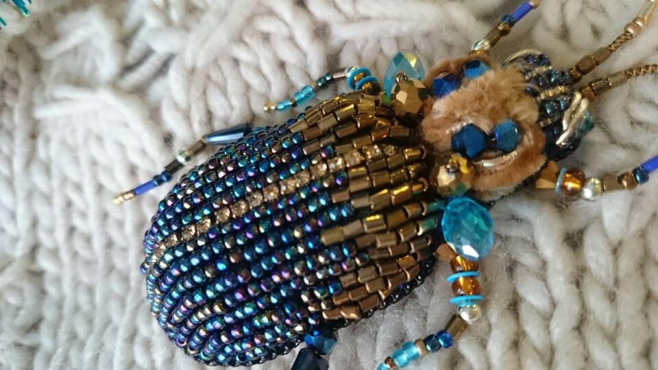 Broche Scarabée Doré Turquoise - Perles Blanches Style Vintage - Neuf Sans Emballage