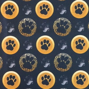 Hule de tela con estampado de patas de perro, impermeable, negro, para exteriores, vendido por medio metro