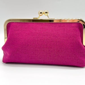 Cartera de mano tejida con cierre de beso en color rosa frambuesa y magenta - Cartera de boda fucsia - Monedero con cierre bonito - Cartera de viaje - Neceser - Cartera de mano para graduación