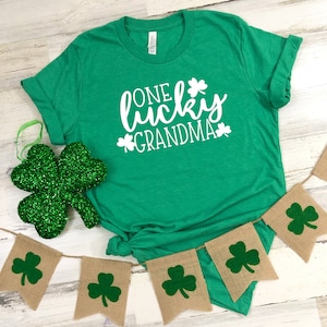 One Lucky Grandma St Patrick's Day T-Shirt, Grandma St Patrick's Day Shirt, One Lucky Grandma Shirt, St Paddy's Day Shirt, St Patty's Shirt immagine 1