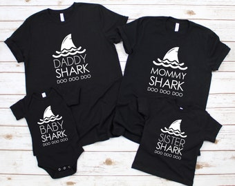 Mommy Shark,Daddy Baby Shark Matching Shirts, Mommy and Me Shirts, Mommy and Me Outfits, Matching Family Shirts Photos Shark Family Pics