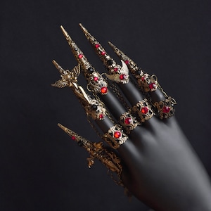 Witchy Claw Rings, Set For One Hand, Wings Hand Armor