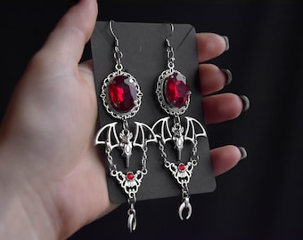 Boucles d’oreilles chauve-souris, boucles d’oreilles gothiques vampires, bijoux de sorcière, boucles d’oreilles en cristal rouge, bijoux victoriens, cadeau d’amant de chauve-souris