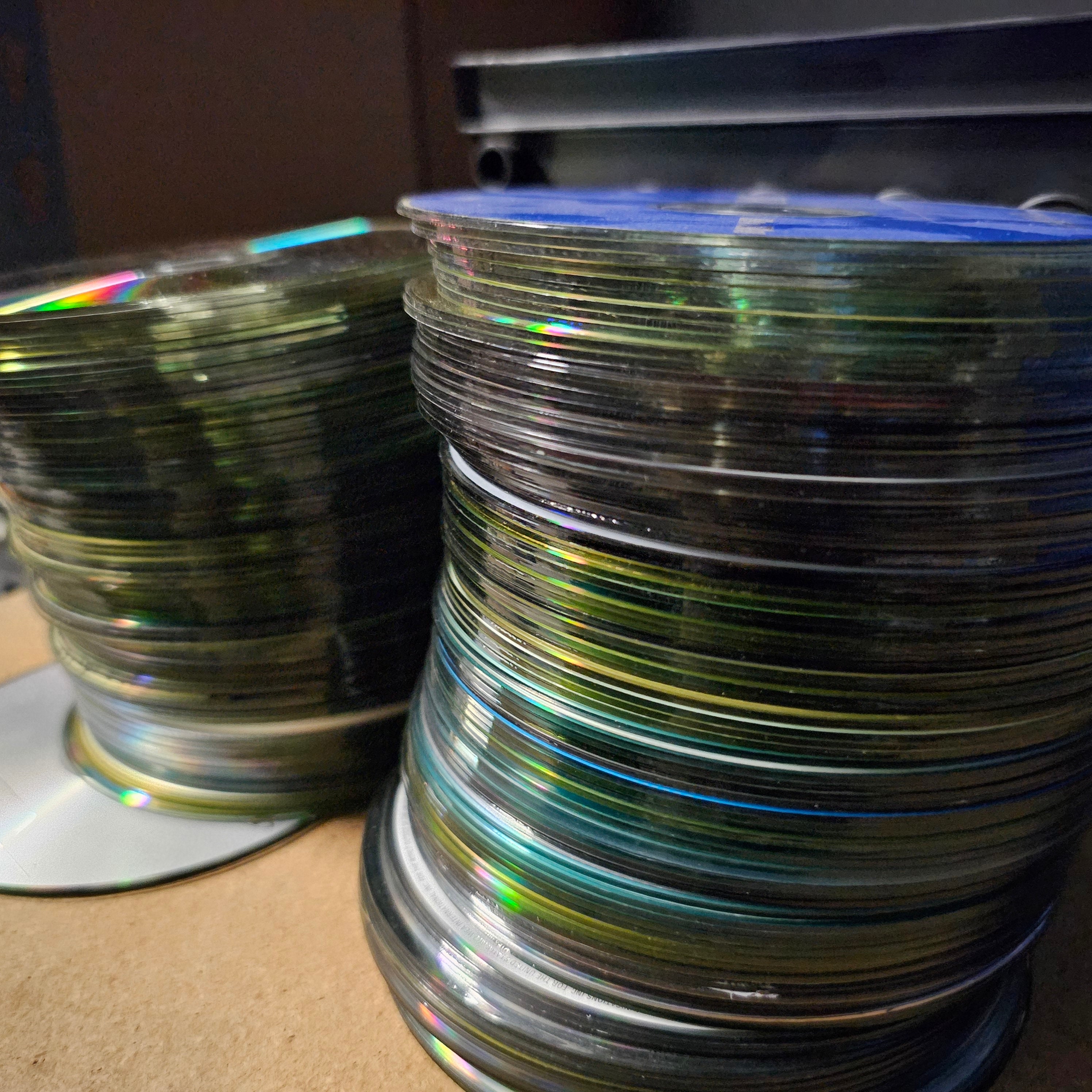 Bundle of Used/ Scratched Cds and Dvds Discs Reflectors for Crafts, Art  Projects Allotment Scarecrow 25, 50, 75 or 100 