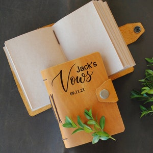 Conjunto de 2 libros de votos de cuero boda personalizada su y su libro de votos de novia y novio votos folleto