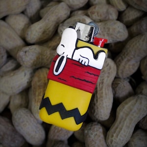 Charlie Brown Snoopy Peanuts Lighter Keychain Sleeve Cover