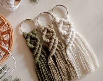 Small Boho style macrame keychain | Car Accessories | Macrame Keychain | Boho Keychain | Gifts for Friends | Stocking Stuffers | Bridesmaid
