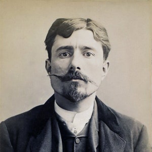 Antieke politiefoto van de Franse anarchist Emile Pouget, gearresteerd door de Parijse politie in 1894
