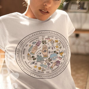 Camiseta con estampado de tarot, camiseta con carta de tarot, camiseta con mano de Hamsa, camiseta de esqueleto, ropa de bruja, calavera gótica, top bonito y caprichoso, camiseta de diosa