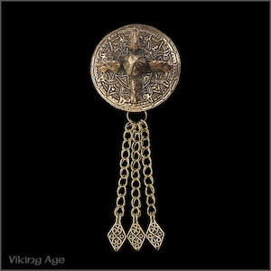 Bronze oval broch replika from Gniezdovo